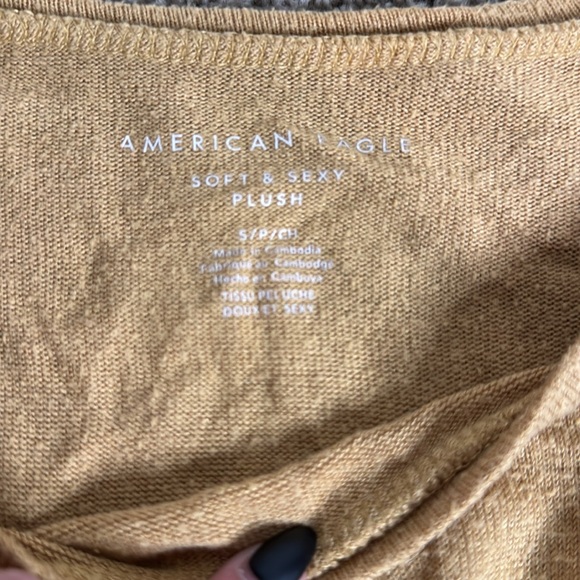Mustard American Eagle Long Sleeve - Picture 2 of 2